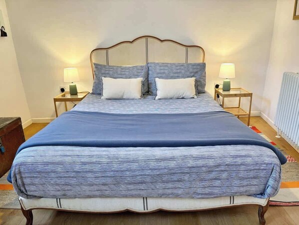 1 bedroom, iron/ironing board, bed sheets