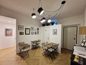 Coin salon dans le hall