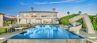 Casa Blanca: Pool, Spa, & Coachella Access