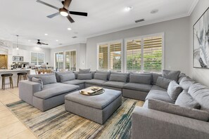 Smart TV, fireplace, video games, table tennis