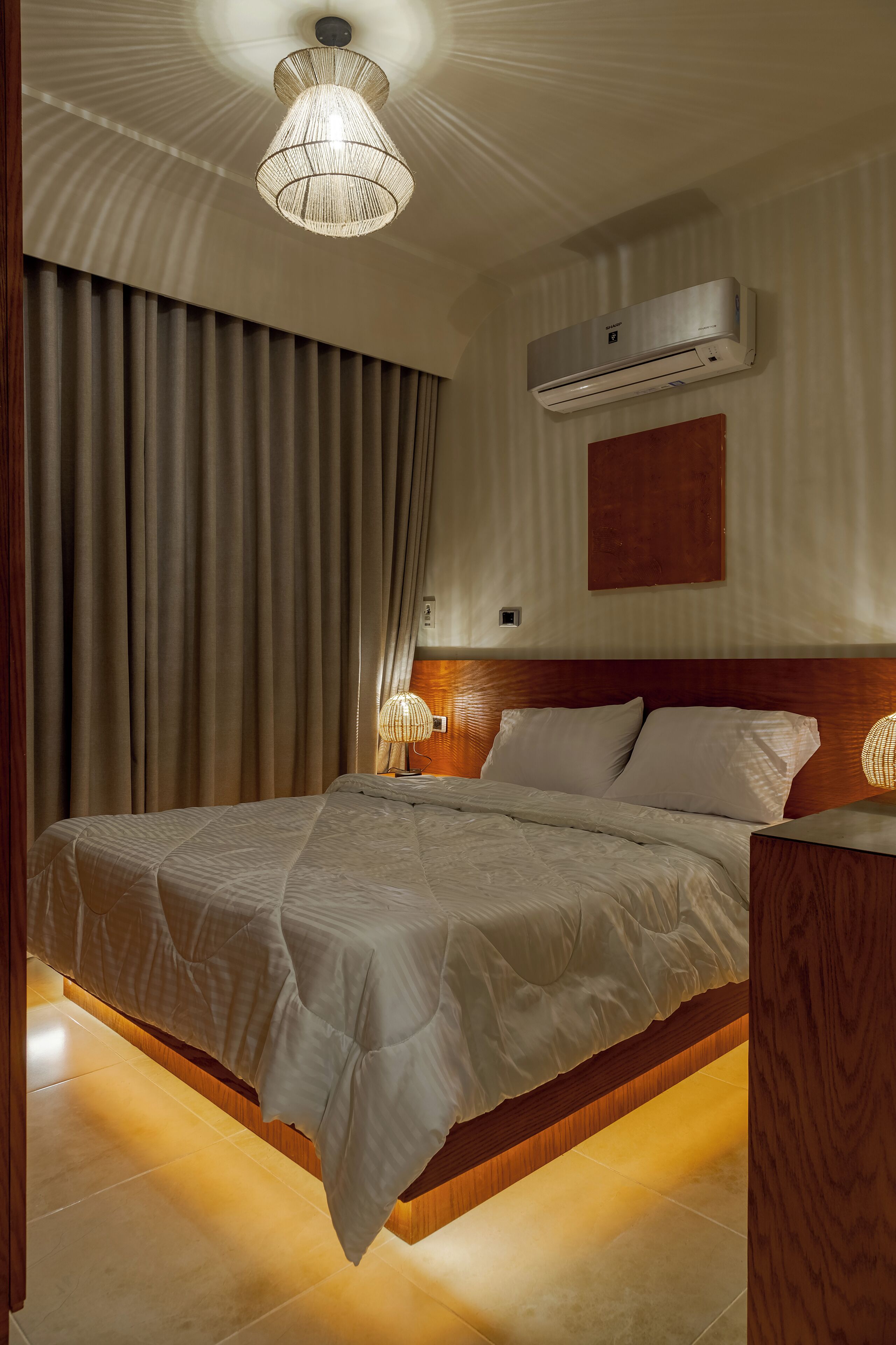3 bedrooms, iron/ironing board, WiFi (free), bed sheets