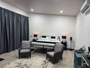 Loft, 1 Bedroom, Accessible, Smoking | 1 bedroom