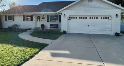 Private Retreat âą Pets Welcome âą Waffles Too!