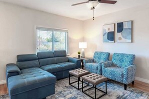 Smart TV - Friends & Family Retreat|Epic Game Room|Pets too (Orem)