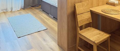 1 bedroom, iron/ironing board, internet, bed sheets