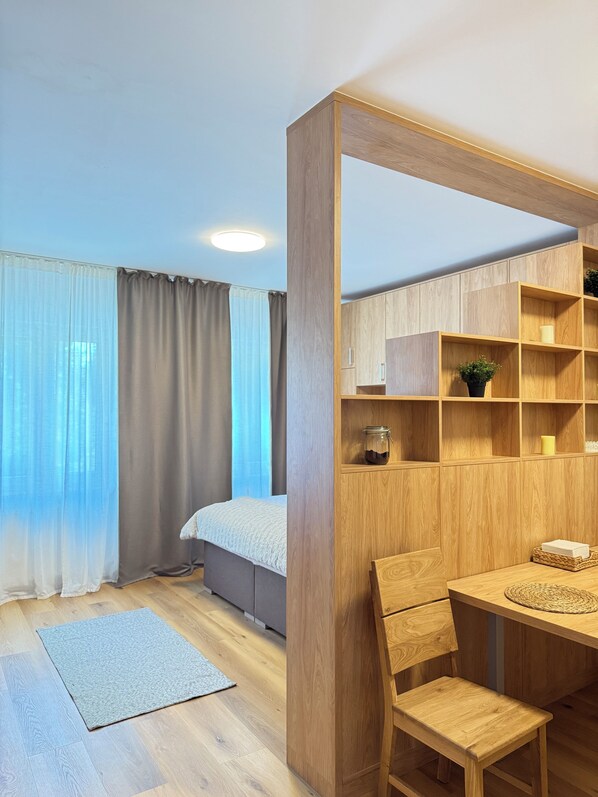 1 bedroom, iron/ironing board, internet, bed sheets