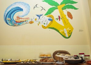 Daily continental breakfast (BRL 35 per person)