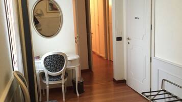 Standard-Doppel- oder -Zweibettzimmer, Stadtblick | Kostenloses WLAN