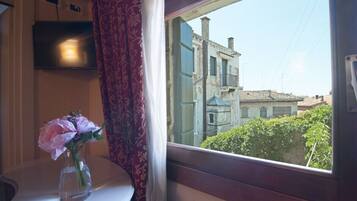 Standard-Doppel- oder -Zweibettzimmer, Stadtblick | Kostenloses WLAN