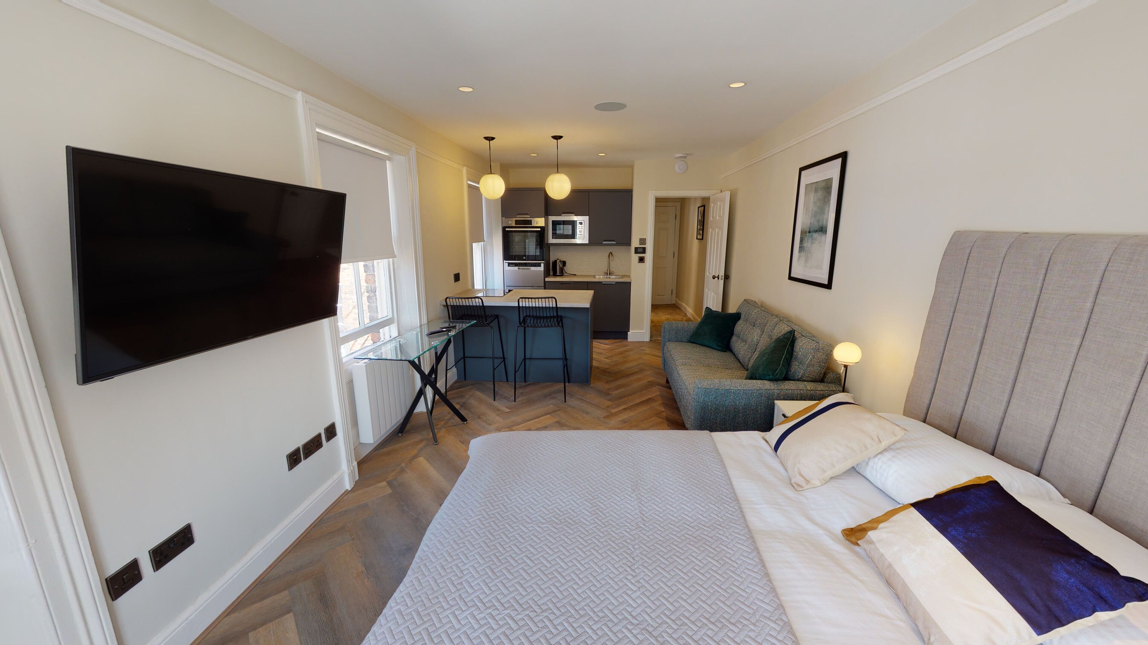 熨斗/熨衣板、免费 WiFi、床单