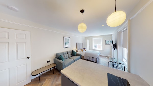 Iron/ironing board, free WiFi, bed sheets