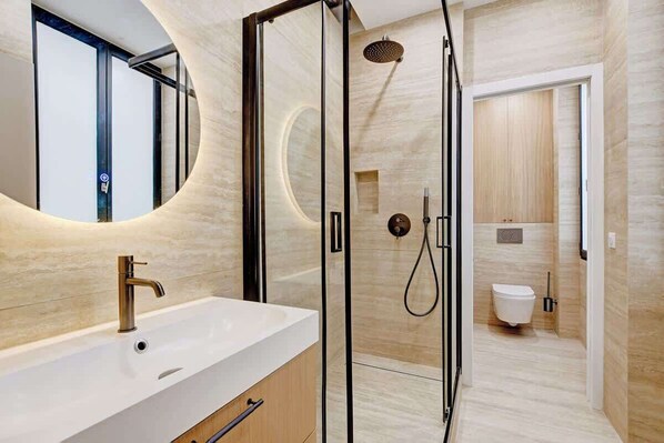 Douche, séchoir à cheveux