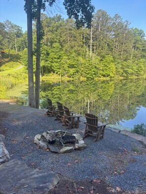 Property grounds - Escape to nature in this stunning new Log  Home, nestled on 4 private acres, (Ellijay)