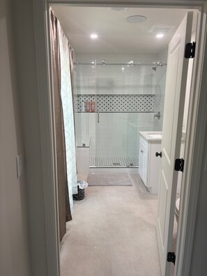 Shower, towels, soap, shampoo
