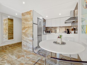Apartment | Dining