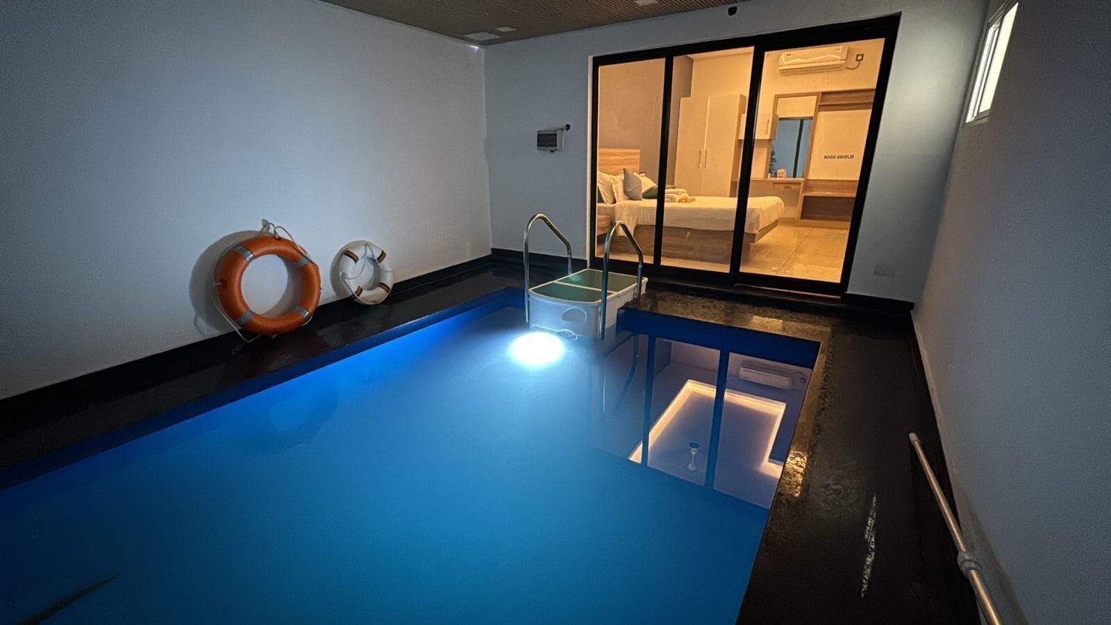 Premium VIlla with Pool | Camas con pillow-top, espacio para trabajar con laptop y wifi gratis 