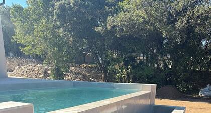 Private, fenced Provencal villa with private pool!