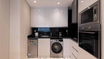 Apartment, Balcony, Golf View | Private kitchen | Fridge, dishwasher