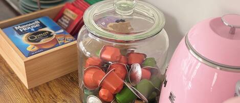 Kaffee und/oder Kaffeemaschine