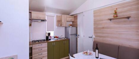 Mobile Home | Dining