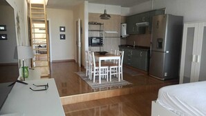 1 chambre, fer et planche à repasser, Wi-Fi gratuit, draps fournis