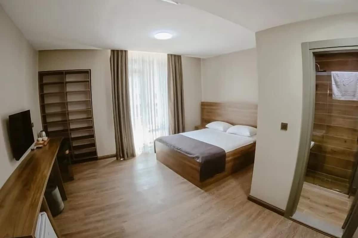 標準雙人房 | 埃及棉床單、高級寢具、Select Comfort 床墊、迷你吧
