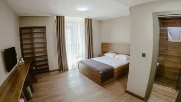 Minibar, coffres-forts dans les chambres, Wi-Fi gratuit, draps fournis