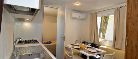 Mobil Karavan | Ruang keluarga