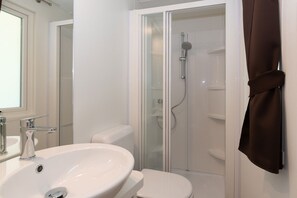 Mobile Home | Bathroom