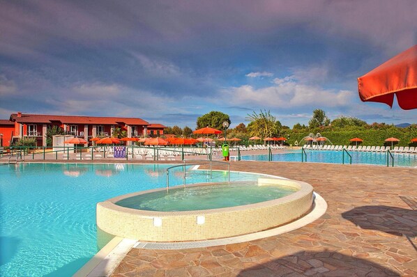 Pool - The Garda Village Caravan Park, Sirmione (Sirmione)