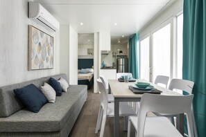 Mobile Home | Living room