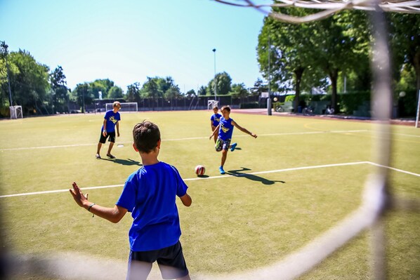 Mobile Home | Sport court