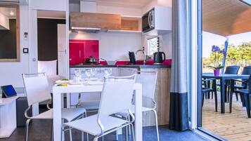 Mobile Home | Private kitchen