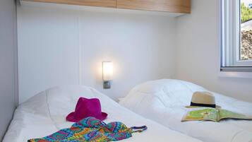 Mobile Home | 3 bedrooms, individually furnished