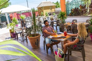 Mobile Home | Outdoor dining - Sea Stay for Six in Vias Plage (Vias)