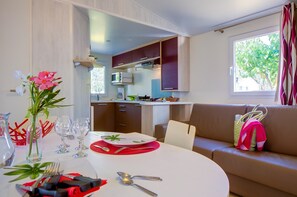 Asuntovaunu | Olohuone