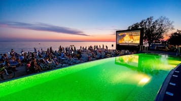 Nhà di động | Hồ bơi | Hồ bơi ngoài trời