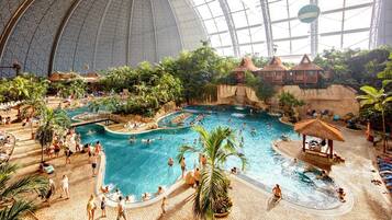 Mobile Home | Pool | Indoor pool, outdoor pool