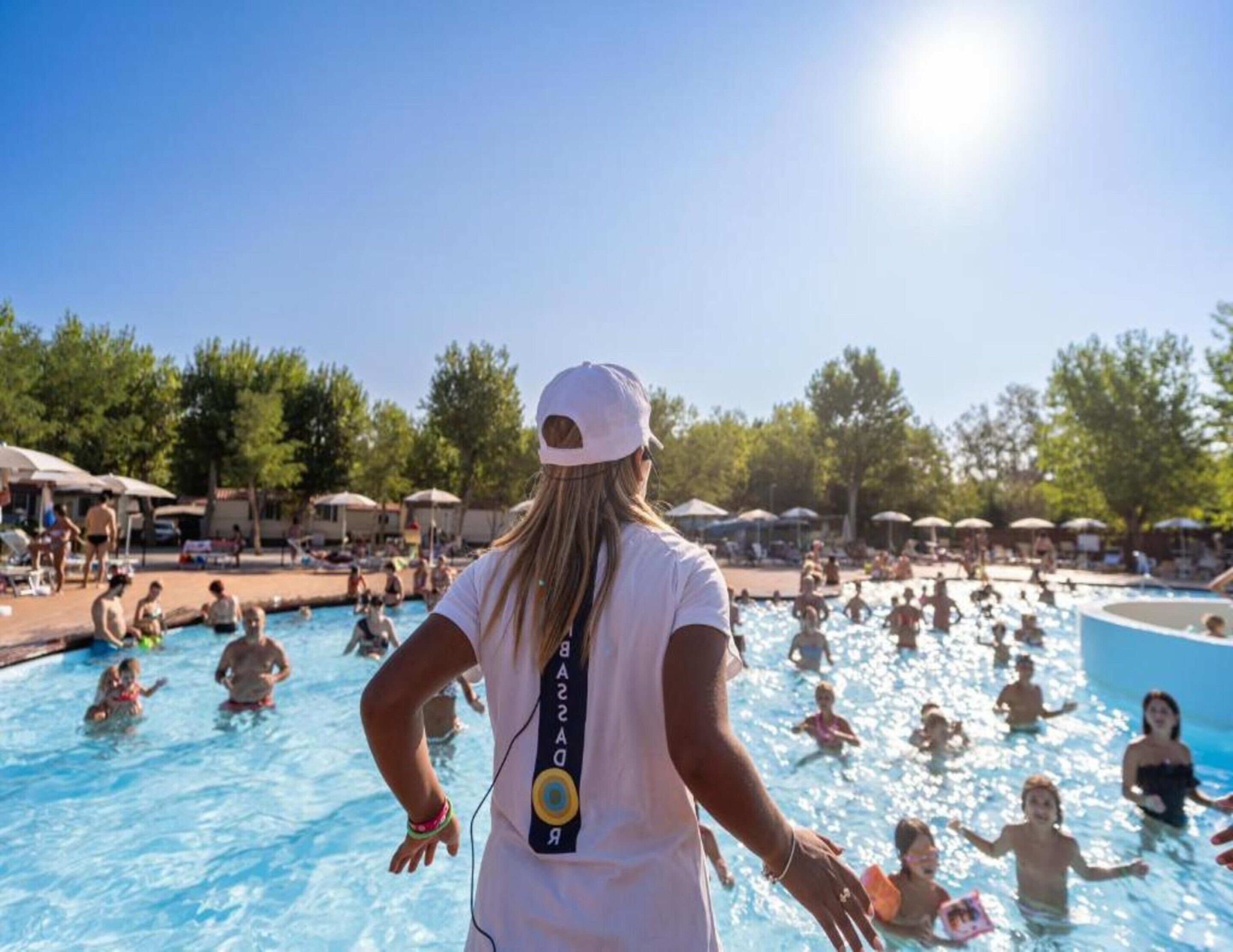 Mobile Home | Pool | Outdoor pool