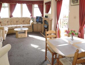 Mobile Home | Dining - Mobile Home in Kolczewo Near Baltic Beaches (gmina Wolin)