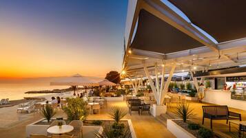 تناول الطعام بالخارج