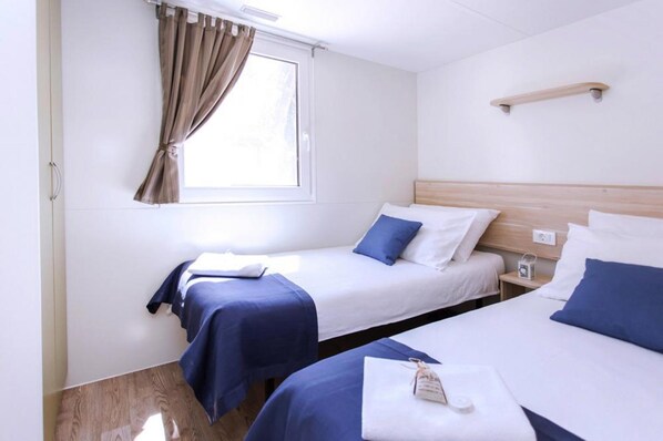 Mobile Home | 2 chambres, ameublement personnalisé