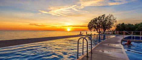 Mobile Home | Pool | Outdoor pool