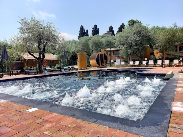 Mobile Home | Pool | Outdoor pool
