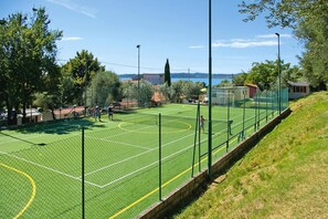 Mobile Home | Garden - Mobile Home in Moniga del Garda With (Moniga del Garda)