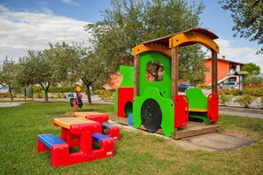 Mobile Home | Garden