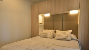 Mobile Home | 2 bedrooms, individually furnished, bed sheets - Mobile Home With Whirlpool in Paddenghe Sulgarda (Padenghe sul Garda)