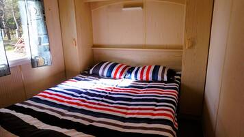 Mobile Home | 3 bedrooms, bed sheets