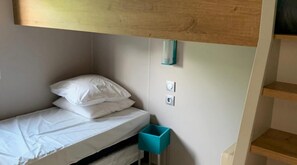 Mobile Home | 3 bedrooms, individually furnished