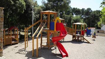 Mobile Home | Garden